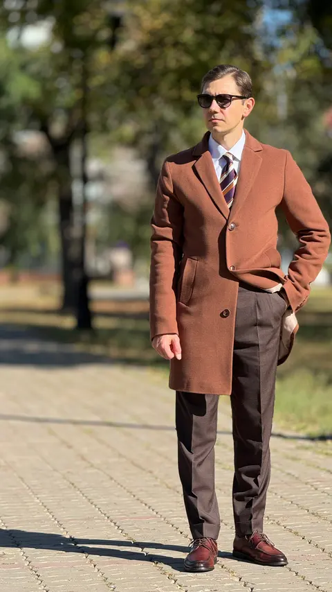 Пальто классическое кирпичного цвета